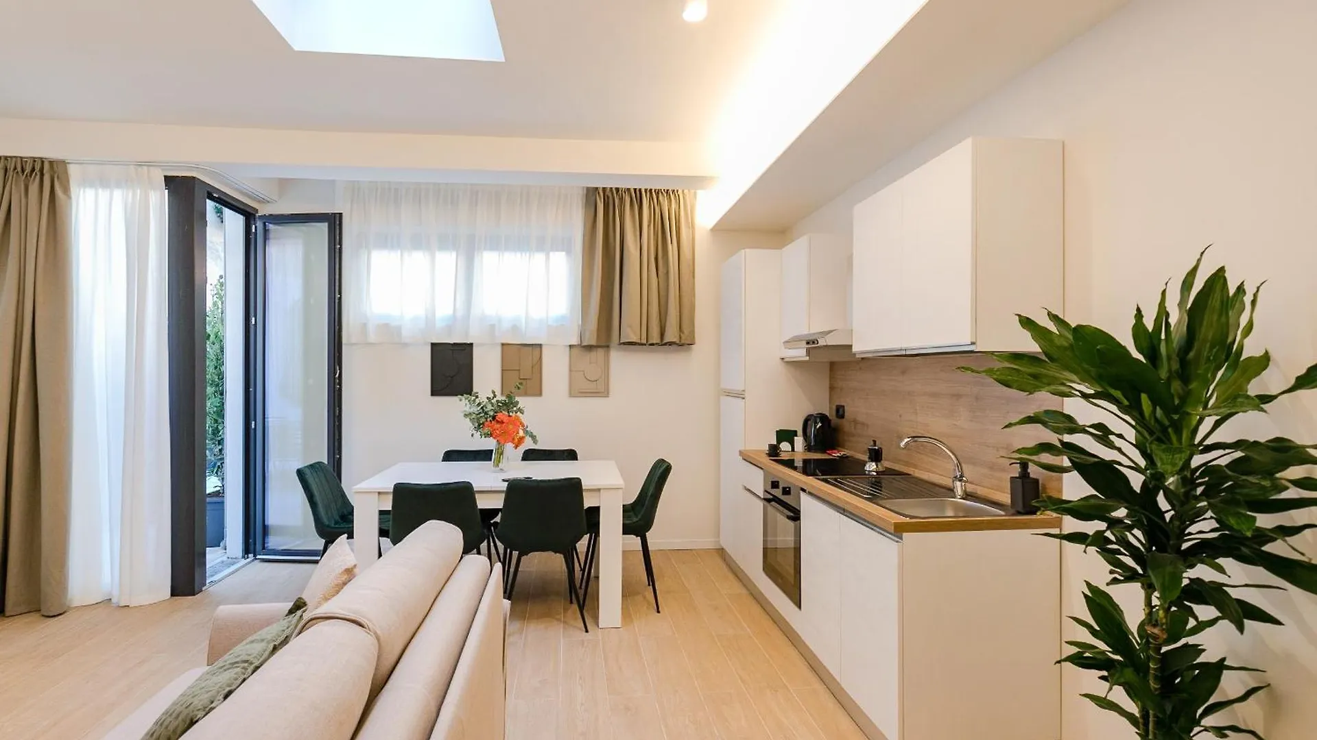 Aiello Hotels - Citylife Apartments Milano 0*,