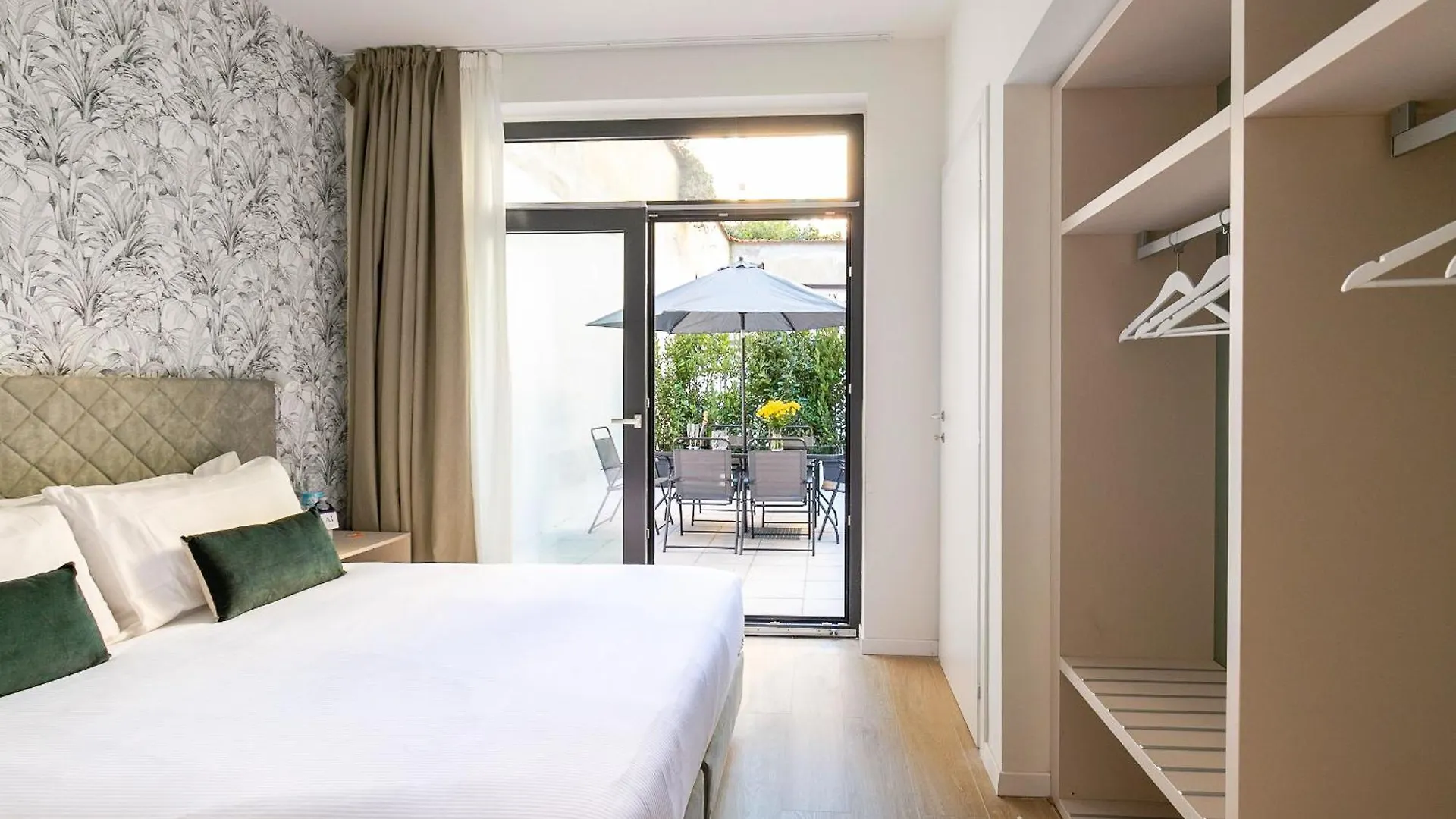 Aiello Hotels - Citylife Apartments contacts