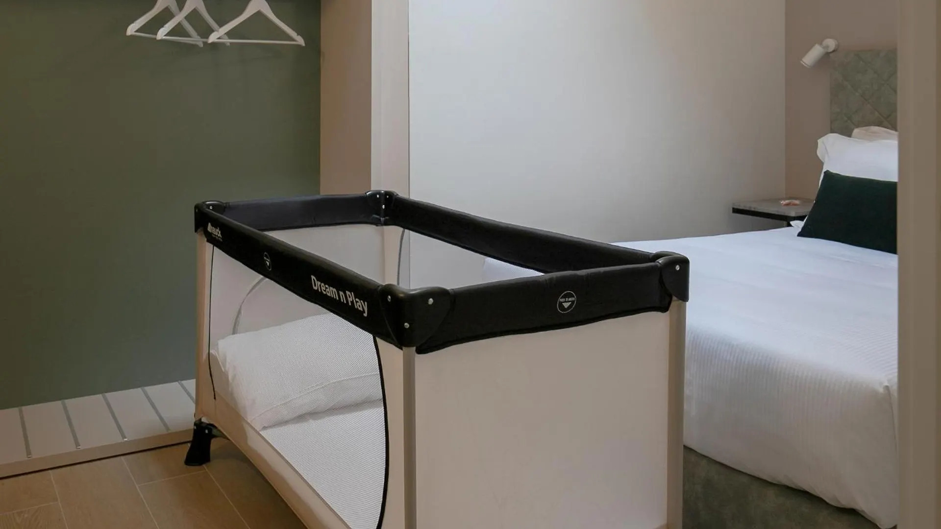 Aiello Hotels - Citylife Apartments Milano 0*,  Italia